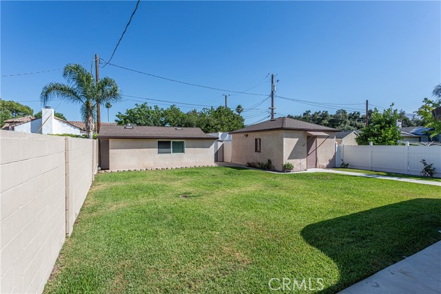 2219 W Clark Avenue, Burbank CA: https://media.crmls.org/medias/c30a0b86-fd62-4ebf-99de-66d89092ae56.jpg