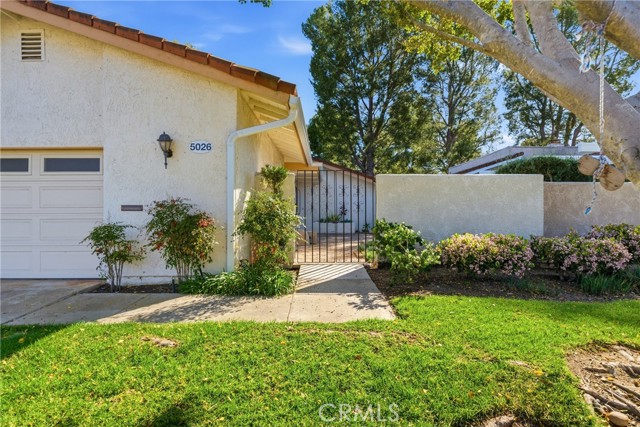 Detail Gallery Image 2 of 38 For 5026 Avenida Del Sol, Laguna Woods,  CA 92637 - 2 Beds | 2 Baths