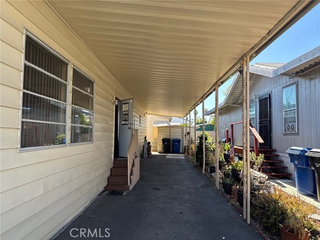9080 Bloomfield Ave Avenue, Cypress CA: https://media.crmls.org/medias/c30ad240-1ae1-45b9-a0d7-5faccd1c34d3.jpg