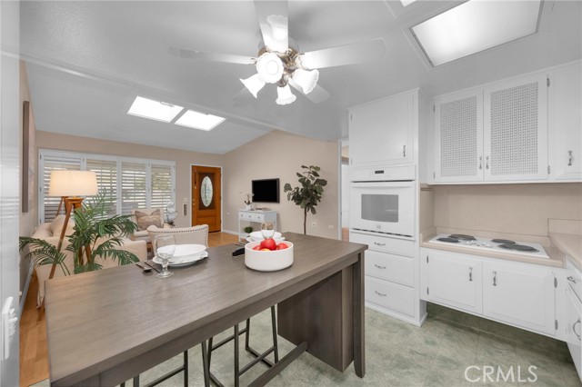 Detail Gallery Image 14 of 32 For 1491 Golden Rain Rd 91j,  Seal Beach,  CA 90740 - 2 Beds | 2 Baths