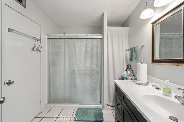 200 E Racquet Club Rd, Palm Springs CA: https://media.crmls.org/medias/c30bdad9-ff3c-4415-b1b7-6d745537de95.jpg
