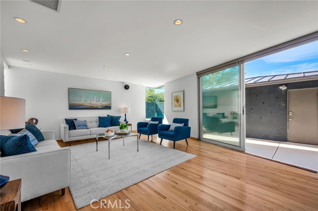 Detail Gallery Image 25 of 31 For 701 Hillcrest, El Segundo,  CA 90245 - 5 Beds | 2 Baths