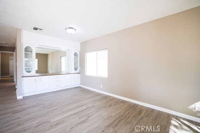 Detail Gallery Image 8 of 26 For 315 N Palomar Ave, San Jacinto,  CA 92582 - 2 Beds | 2 Baths