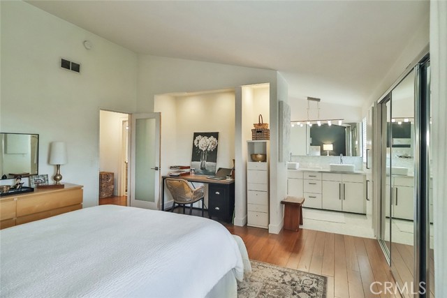 21025 Lemarsh Street, Chatsworth CA: https://media.crmls.org/medias/c30e8cdc-4566-469b-a32a-2c0aa2b7ceab.jpg