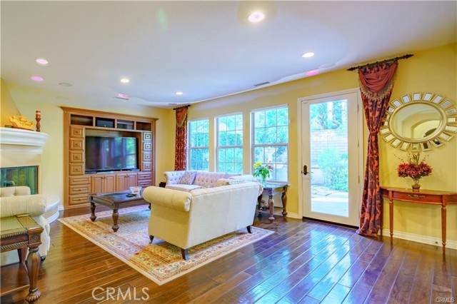 37 Twiggs, Irvine CA: https://media.crmls.org/medias/c30f21bb-2447-420f-b957-074a44001d87.jpg