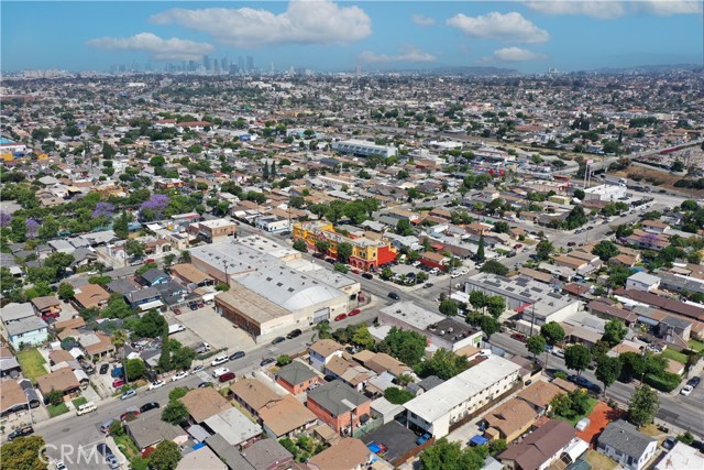4346 Union Pacific Avenue, Los Angeles CA: https://media.crmls.org/medias/c30f5a53-5579-4eeb-8281-291aac851327.jpg