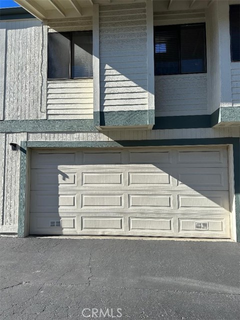 10475 Newhome Avenue, Sunland CA: https://media.crmls.org/medias/c3100aef-8db8-43fc-b0dd-fea02a474e1c.jpg