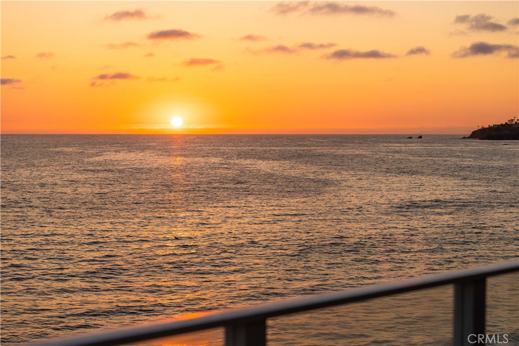 https://media.crmls.org/medias/c3106204-75fe-412f-8f28-70ed107644a0.jpg?preset=X-Large