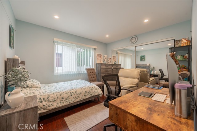 Detail Gallery Image 17 of 34 For 20138 Elkwood St, Winnetka,  CA 91306 - 4 Beds | 3 Baths