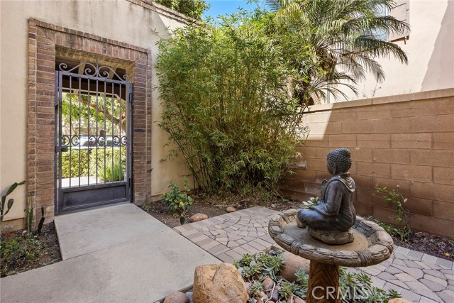 Detail Gallery Image 4 of 32 For 24 Tree Clover, Irvine,  CA 92618 - 3 Beds | 2/1 Baths