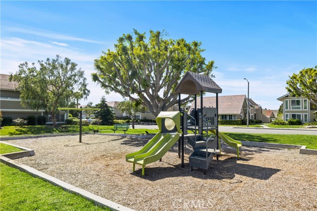 Detail Gallery Image 26 of 28 For 51 Golden Glen St #1,  Irvine,  CA 92604 - 3 Beds | 2 Baths