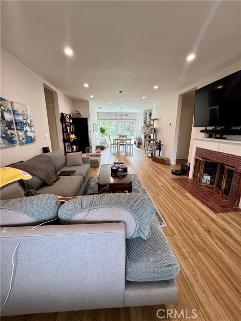 8006 Bleriot Avenue, Los Angeles CA: https://media.crmls.org/medias/c3125b19-556f-44d4-9b65-737b0fef0920.jpg