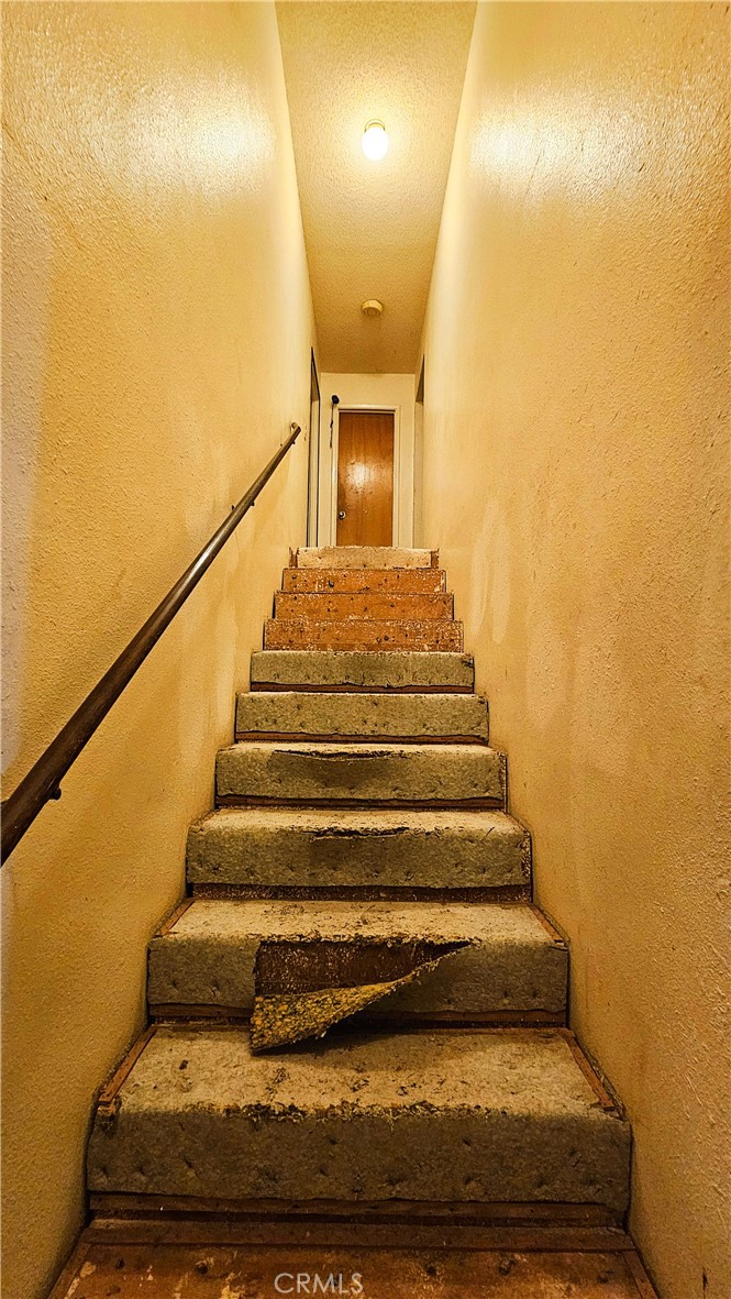 https://media.crmls.org/medias/c314cc5c-7753-434b-864c-b07e8cb9bbcc.jpg?preset=X-Large