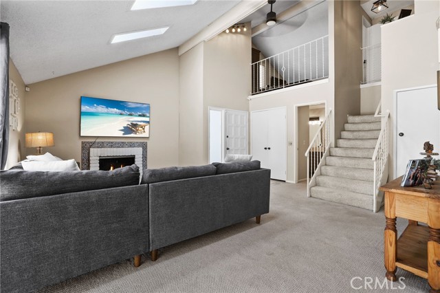 Detail Gallery Image 2 of 22 For 1425 Alpine Ln, Huntington Beach,  CA 92648 - 3 Beds | 2 Baths