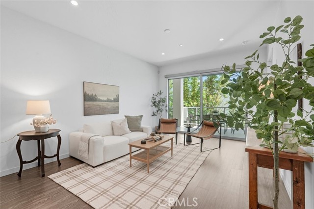4140 Glencoe Avenue, Los Angeles CA: https://media.crmls.org/medias/c315c093-3519-48f6-9109-a5a5b4e44393.jpg