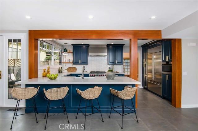 Casual dining in breakfast bar for four.