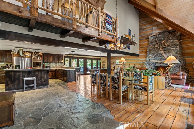 Detail Gallery Image 1 of 74 For 942 Lake Edge Way, Lake Arrowhead,  CA 92352 - 4 Beds | 5/1 Baths