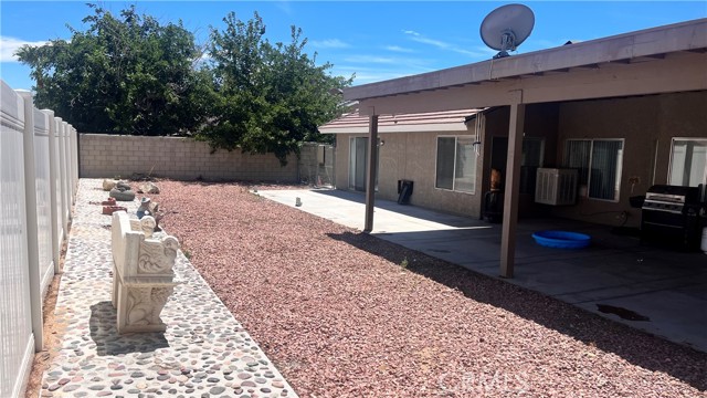 13590 Mica Avenue, Victorville CA: https://media.crmls.org/medias/c316f724-29d1-4426-b1f3-dcc1e164ad8e.jpg