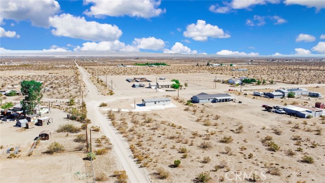 3727 South Street, Phelan CA: https://media.crmls.org/medias/c3177a40-5549-49d0-9ce4-354e9bef6774.jpg