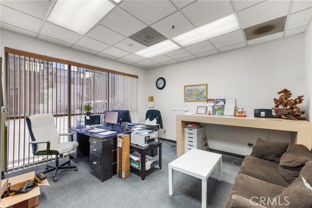 620 S Magnolia Avenue, Ontario CA: https://media.crmls.org/medias/c317a247-f1fb-4460-b6d3-51ba4ee0f916.jpg