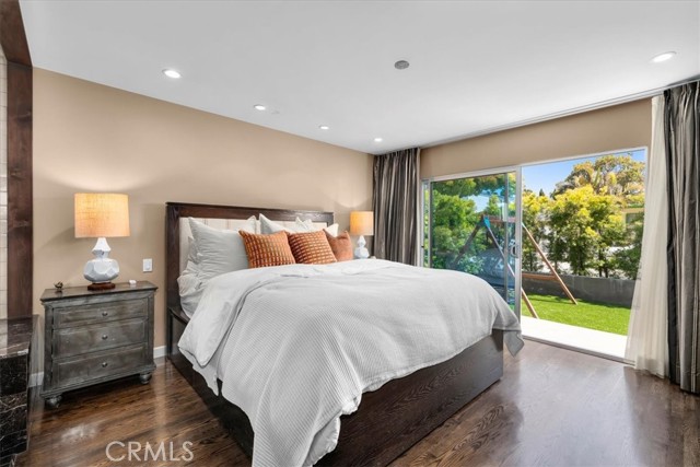 Detail Gallery Image 15 of 22 For 1049 14th St, Manhattan Beach,  CA 90266 - 3 Beds | 2 Baths