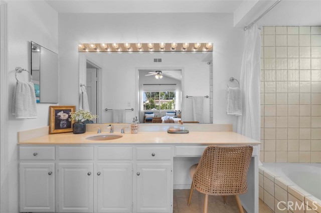 Detail Gallery Image 17 of 20 For 515 S Broadway #B,  Redondo Beach,  CA 90277 - 2 Beds | 2/1 Baths