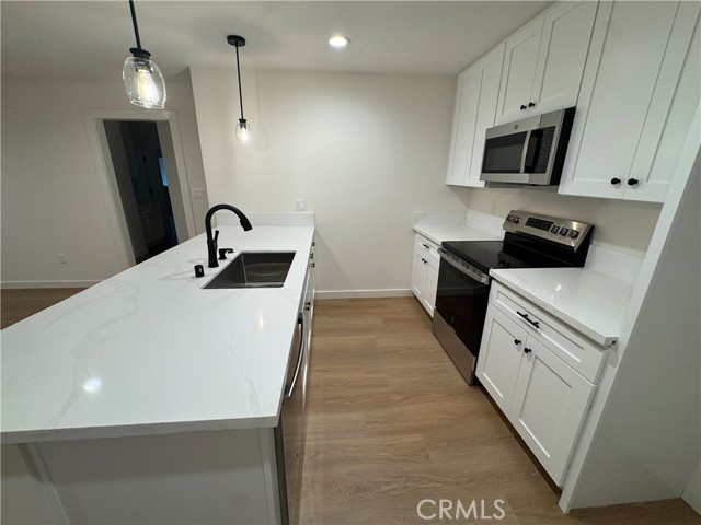 15238 Kingsbury Street, Mission Hills (San Fernando) CA: https://media.crmls.org/medias/c318d661-d5de-4074-9b6b-eea49a59f1a9.jpg