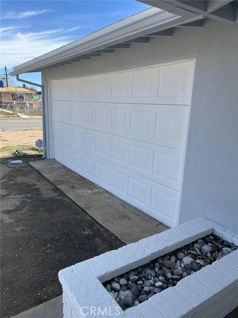 38565 Malby Ave., Palmdale CA: https://media.crmls.org/medias/c3196096-7599-4786-a330-94775b86e7fe.jpg