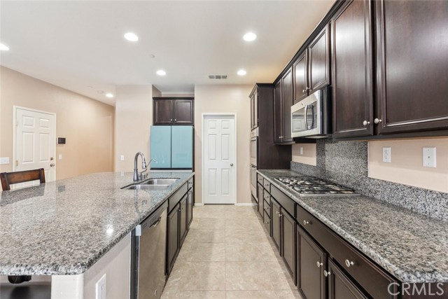 Detail Gallery Image 11 of 56 For 34267 Chaparossa Dr, Lake Elsinore,  CA 92532 - 4 Beds | 2/1 Baths