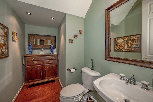 Detail Gallery Image 15 of 55 For 23816 Spinnaker Ct, Valencia,  CA 91355 - 4 Beds | 2/1 Baths