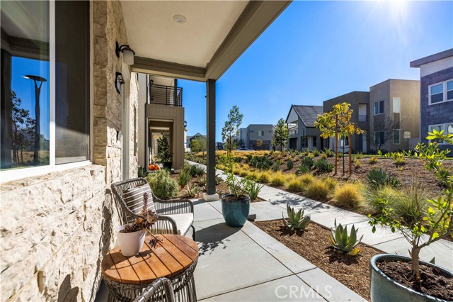 Detail Gallery Image 3 of 51 For 27731 Bridge View Pl, Valencia,  CA 91381 - 3 Beds | 3/1 Baths