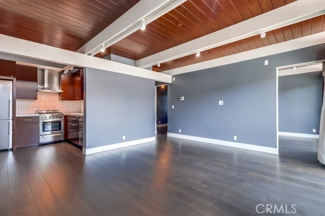 6715 E Ocean Boulevard, Long Beach CA: https://media.crmls.org/medias/c31a2827-8a81-426c-bf90-3b58a77242ec.jpg