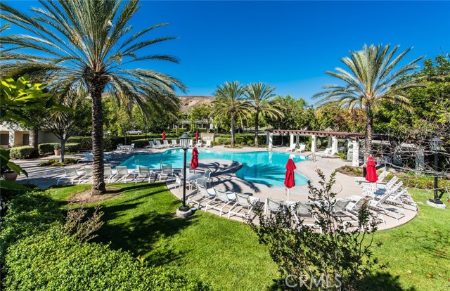 98 Hinterland Way, Ladera Ranch CA: https://media.crmls.org/medias/c31b3da6-2e56-4845-8ff4-1f90376a18c8.jpg
