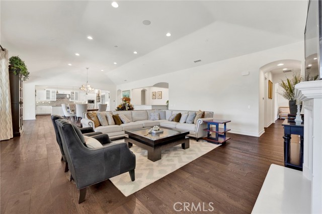 538 Francesca Lane, Glendora CA: https://media.crmls.org/medias/c31b537b-a14a-4f72-a930-a2caeda0347b.jpg