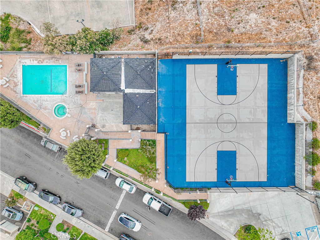 https://media.crmls.org/medias/c31b5833-4b72-4d9e-ac0b-8d1847331b31.jpg?preset=X-Large