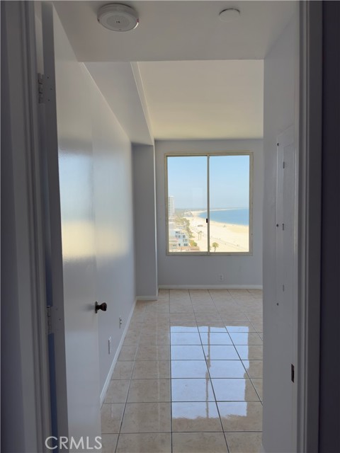 850 E Ocean Boulevard, Long Beach CA: https://media.crmls.org/medias/c31c630d-65e3-4880-87a8-191460115ffb.jpg