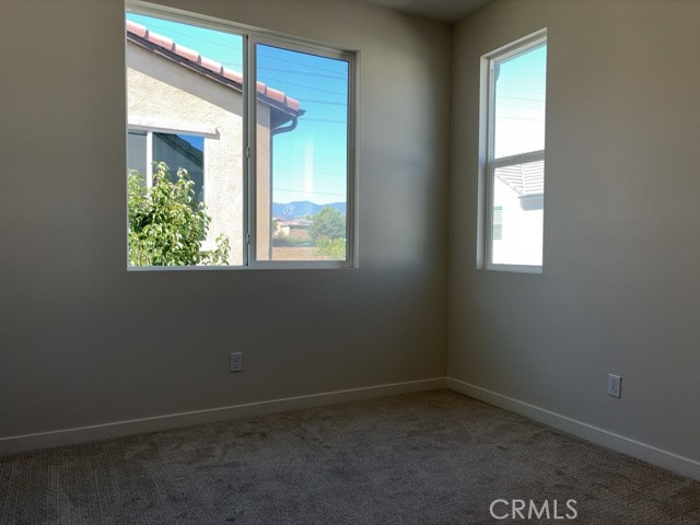 15992 Jaime Lane, Fontana CA: https://media.crmls.org/medias/c31d272a-a887-4021-86be-c5e01d049f32.jpg