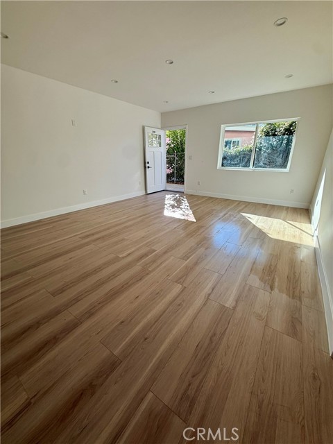 Detail Gallery Image 3 of 8 For 20407 Strathern #20409,  Winnetka,  CA 91306 - 1 Beds | 1 Baths