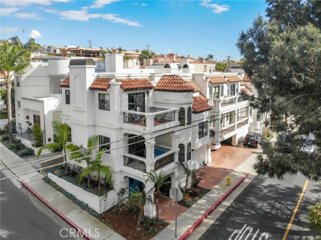 1050 Ardmore Avenue, Hermosa Beach, California 90254, 4 Bedrooms Bedrooms, ,3 BathroomsBathrooms,Residential,Sold,Ardmore,SB22036775