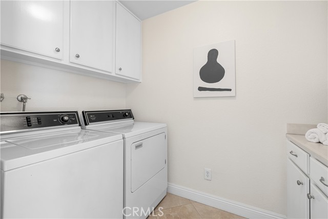 897 Calle Del Sol, Upland CA: https://media.crmls.org/medias/c31f8991-89ff-4bcf-902f-78b993645b49.jpg