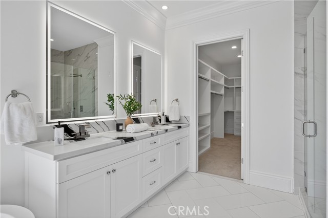 8056 Kentwood Avenue, Los Angeles CA: https://media.crmls.org/medias/c32102e5-323c-4a0f-a665-61bf39d9db76.jpg