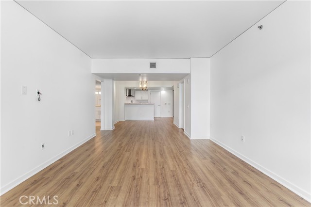 Detail Gallery Image 5 of 27 For 13650 Marina Pointe Dr #506,  Marina Del Rey,  CA 90292 - 2 Beds | 2 Baths