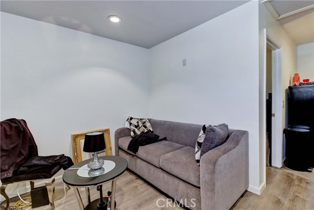 3935 Lime Avenue, Long Beach CA: https://media.crmls.org/medias/c3214cc0-604d-46d4-852d-9201704b0f41.jpg