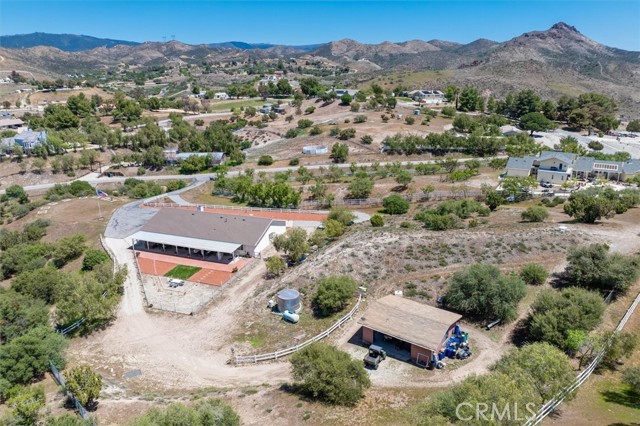 13700 Summit Knoll Road, Agua Dulce CA: https://media.crmls.org/medias/c3219d80-979b-4494-9767-25c36868dea6.jpg