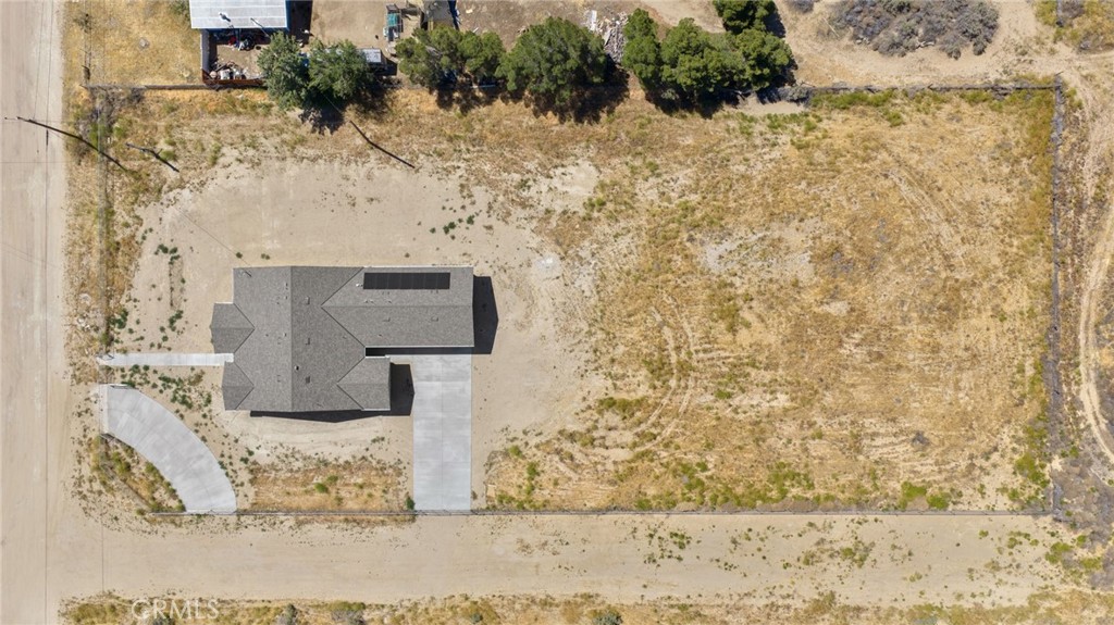 https://media.crmls.org/medias/c3223613-00bc-4426-a531-d2a04bd3752e.jpg?preset=X-Large