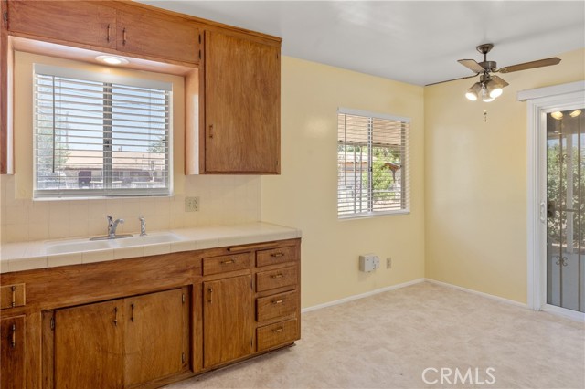 Detail Gallery Image 8 of 17 For 940 Shellie Ln, Hemet,  CA 92543 - 2 Beds | 1 Baths