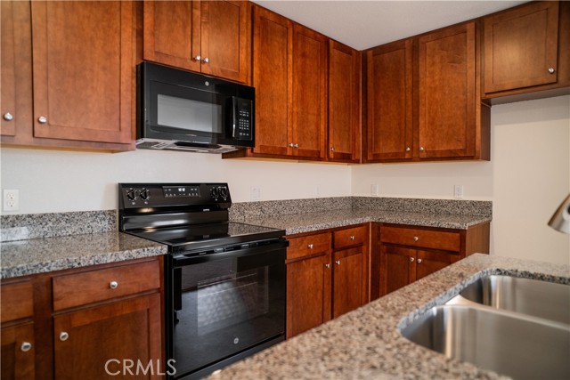 Detail Gallery Image 4 of 14 For 142 Ornelas Trail Ln, Merced,  CA 95341 - 3 Beds | 2/1 Baths