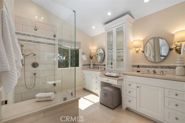 26112 Calle Cresta, Mission Viejo CA: https://media.crmls.org/medias/c3231c75-20cf-4203-bdea-422e89086837.jpg
