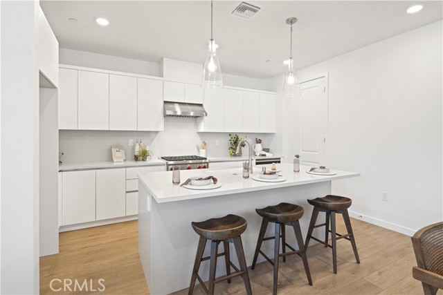 Detail Gallery Image 10 of 36 For 2352 Channel Drive #101,  Ventura,  CA 93003 - 4 Beds | 2/1 Baths