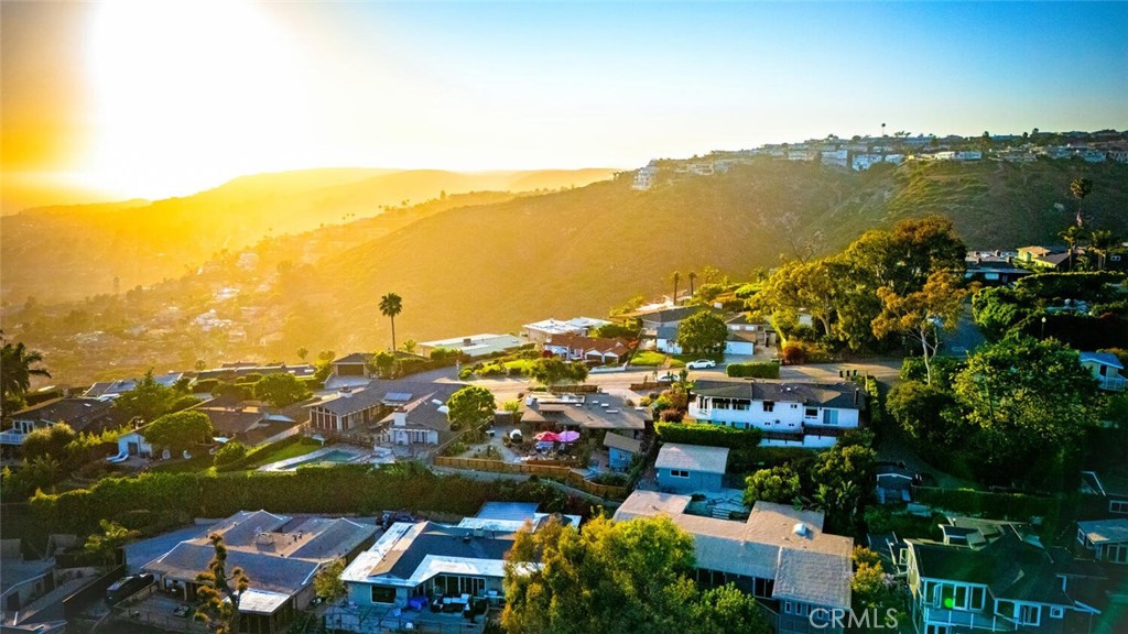https://media.crmls.org/medias/c3242268-bdc5-469e-adfd-64d0d1e7a75d.jpg?preset=X-Large